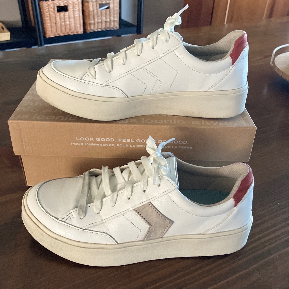 Dr. Scholl’s madison sneaker